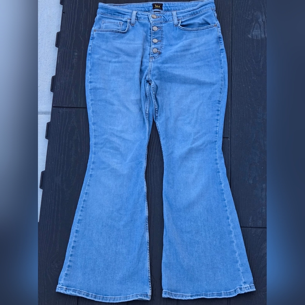 Lee Heritage High-Waisted Curvy Flared Jeans 14P – Soft & Stylish
